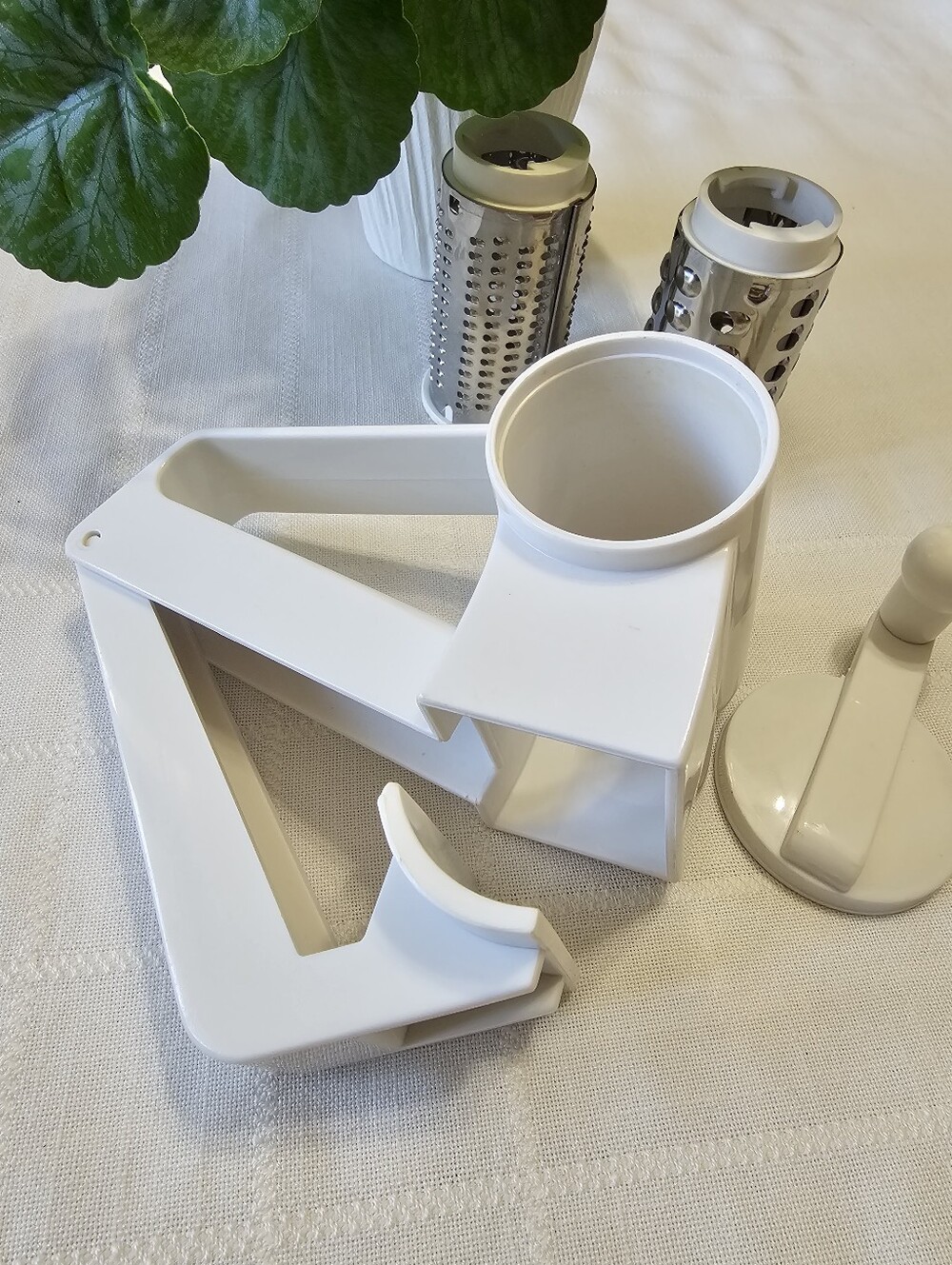 Handheld Grater with Interchangeable Stainless Steel Drums - Picture 3 of 4
